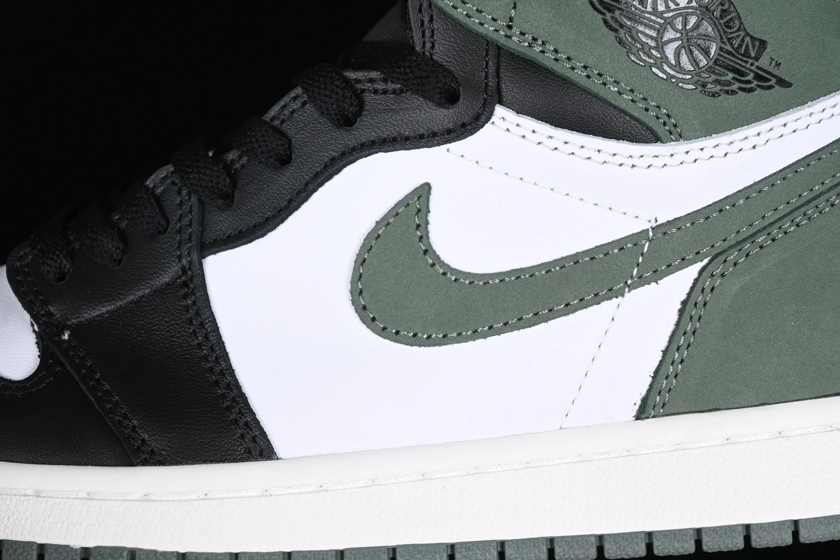 All categories Air Jordan Jordan series basketball shoes Air Jordan 1 High Air Jordan 1 Retro High "Clay Green" AJ1 Joe 1 six-time champion high-top basketball shoes 555088-135